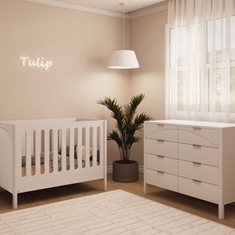חדר שינה לתינוק במהודרת Studio Boutique Collection כולל שידה 120 ומיטת תינוק דגם טוליפ